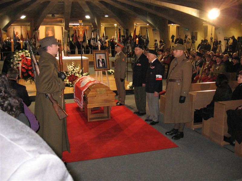 Sochaczew pożegnał prezydenta Kaczorowskiego - 06.11.2012