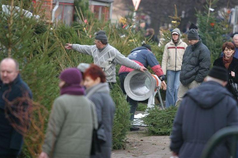Handel przed świętami także poza targowiskiem - 30.11.2012