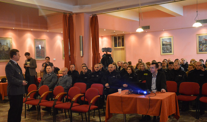 Ocena zaufania i pracy policji