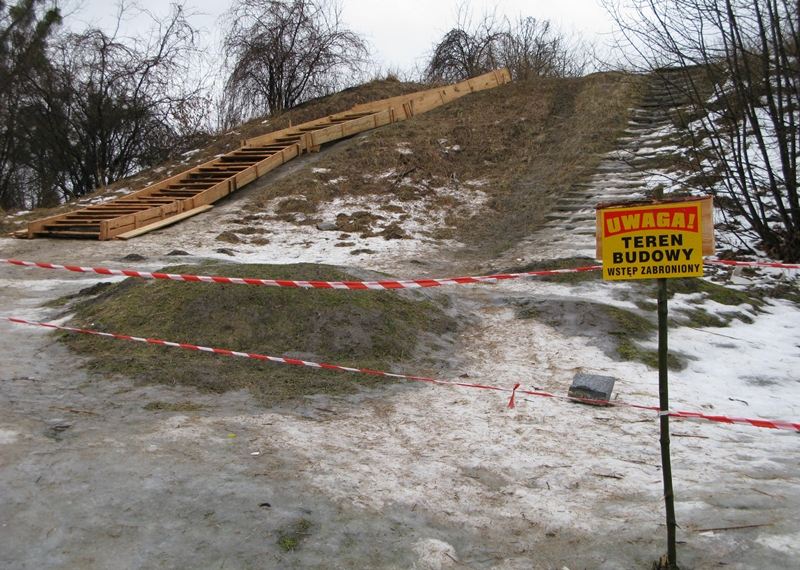 Ruszyły prace na wzgórzu zamkowym