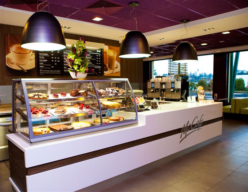 W Mc Donalds 7 zł/h