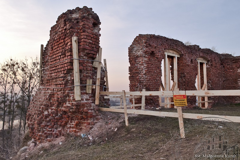 Nadzór archeologiczny: wieża pólnocna, kuchnia oraz mniejsze wzgórze