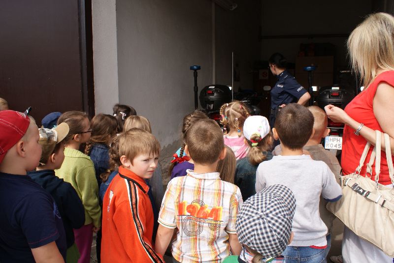 Uczniowie zerówek z wizytą w Komendzie Policji