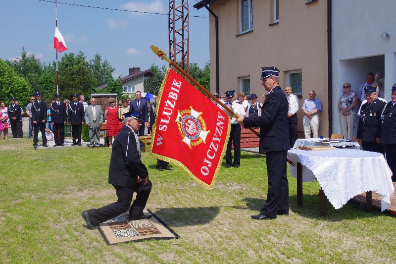 Nowy sztandar na 95-lecie OSP Dachowa