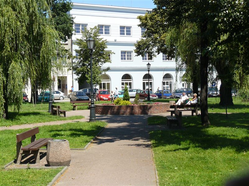 Nowy plac ze strefą płatnego parkowania