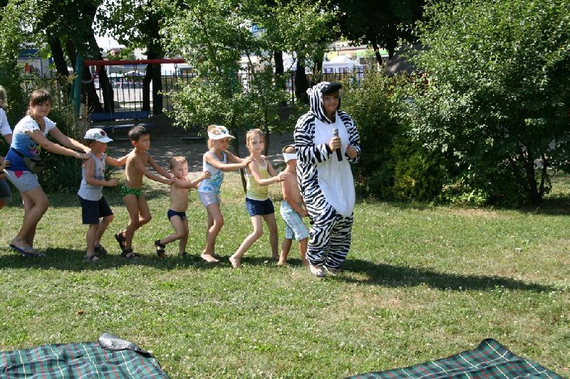 II piknik z Leśnymi Skrzatami i MOSiR-em w Ogródku Jordanowskim