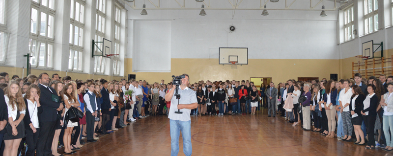 Starosta powitał uczniów i nauczycieli