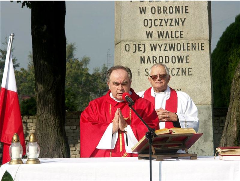 17 września: msza polowa i odsłonięcie pomnika