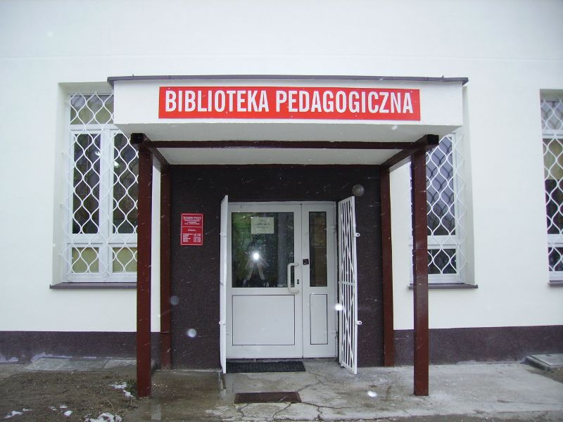 BĄDŹ WYJĄTKOWY - ODWIEDŹ BIBLIOTEKĘ!