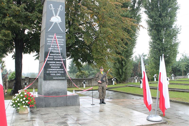 Zobacz przebudowany pomnik żołnierzy września
