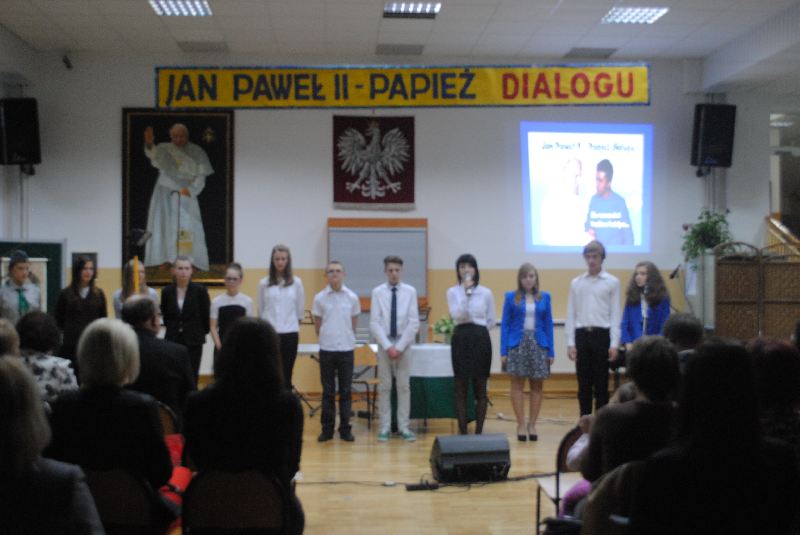 Odbyła sie wieczornica w Gimnazjum
