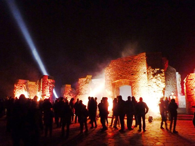 Iluminacja zamku robi wrażenie