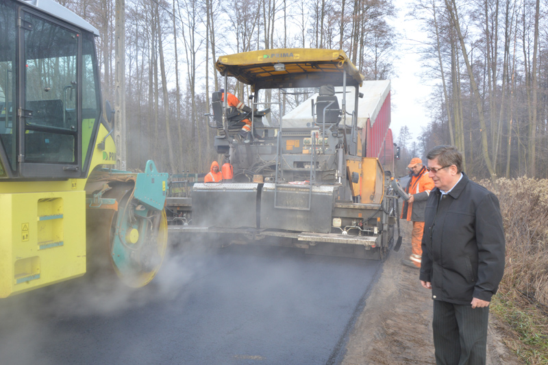 Powiat remontuje drogi w Iłowie