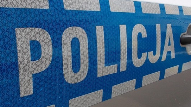 Policjanci ratują bezdomnego