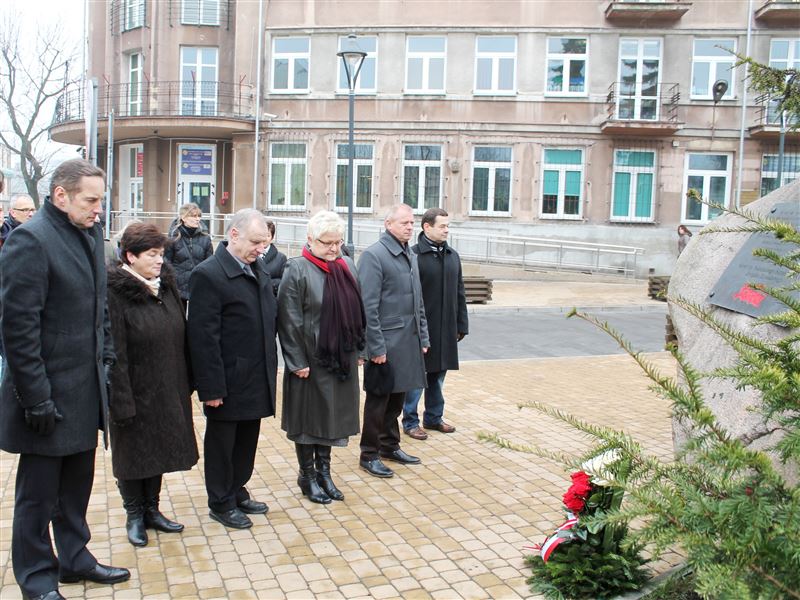 Kwiaty dla ofiar stanu wojennego