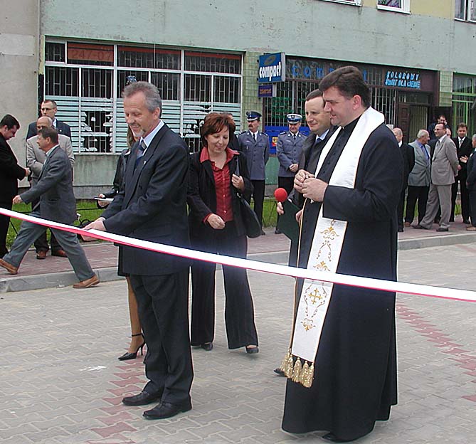 Wstęga przecięta