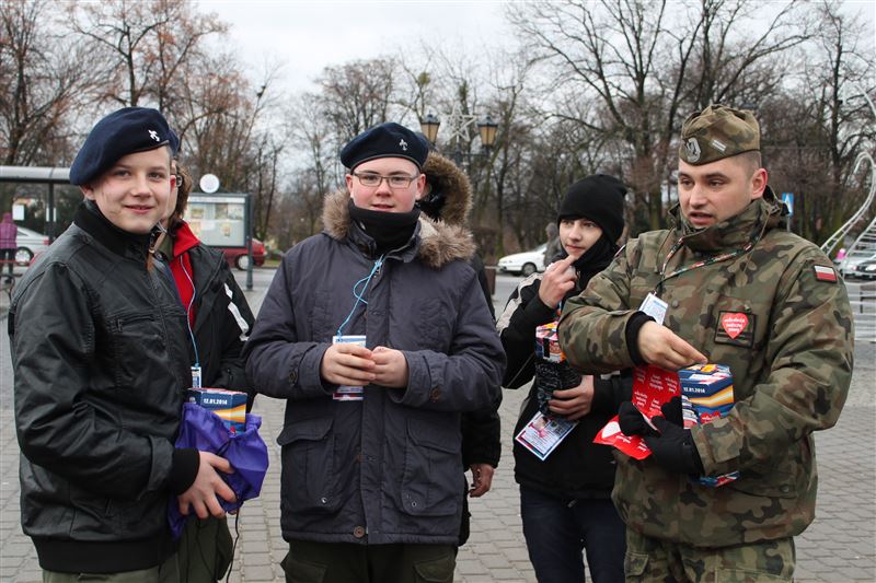 Orkiestra zagrała dla dzieci i seniorów