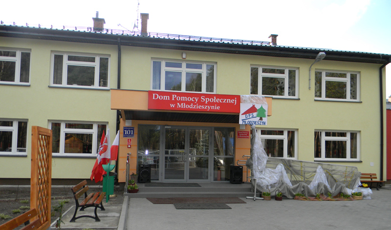 Zatrzymani w DPS w Młodzieszynie