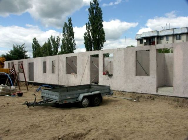 Blok socjalny rośnie... - 02.07.2005