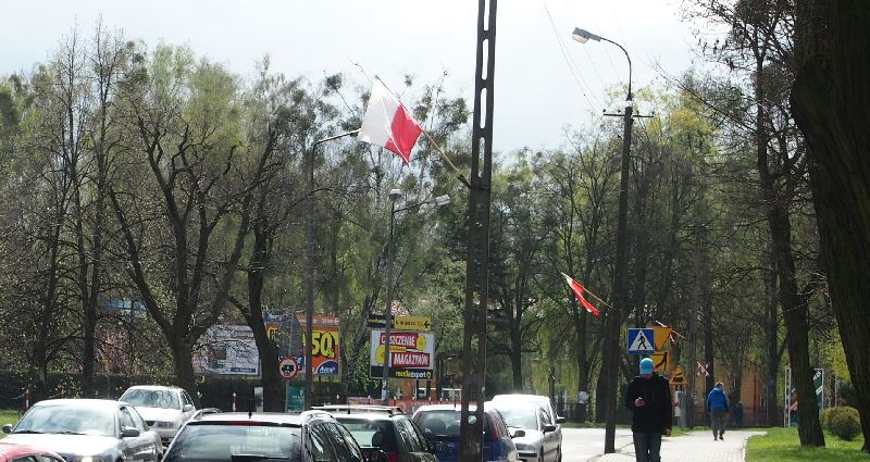 Flaga Polski na 10. kwietnia – TAK czy NIE