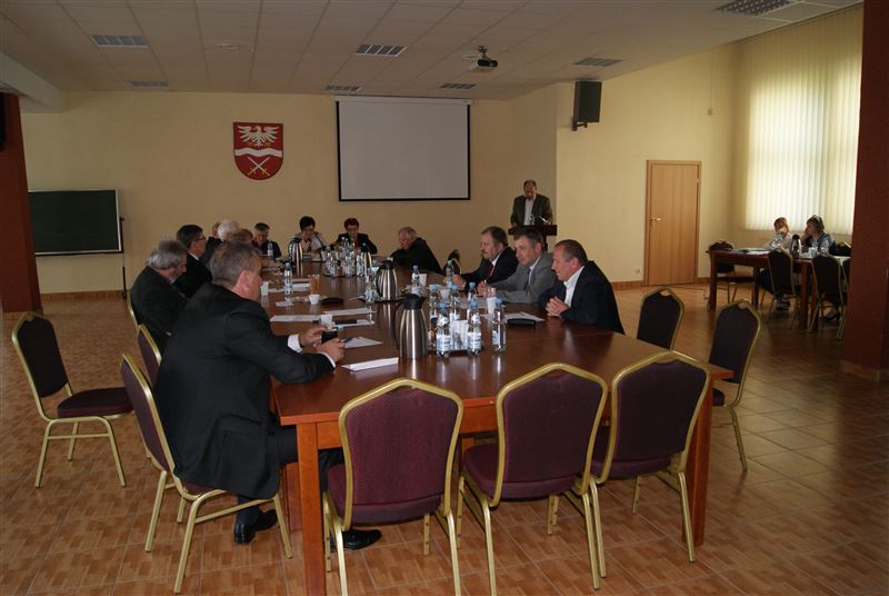 Próbowali odwołać starostę Korysia