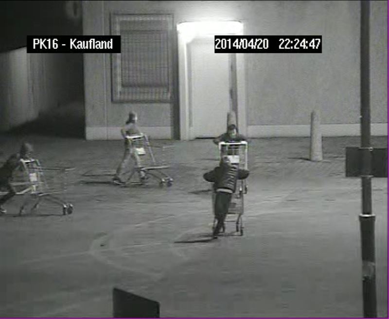 Crash testy na parkingu