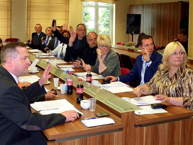 Absolutorium, nowe inwestycje, zmiana nazwy placu
