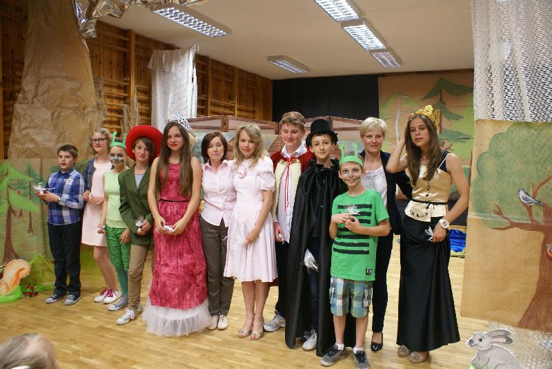 Szóstoklasiści dla przedszkolaków- niezwykłe przedstawienie
