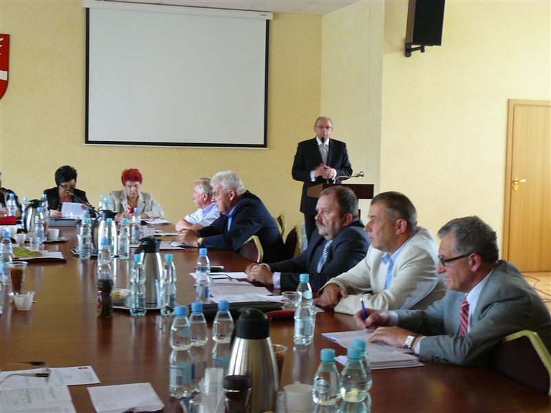 Starosta zapomniał o aferach?