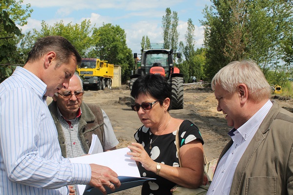 Parking przy PKP już rośnie! - 07.07.2014