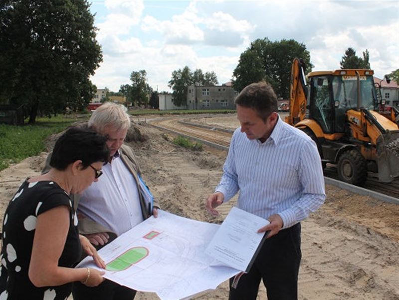 Parking przy PKP już rośnie! - 08.07.2014