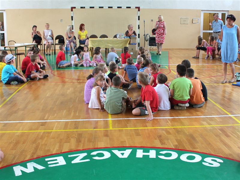 I po półkoloniach...