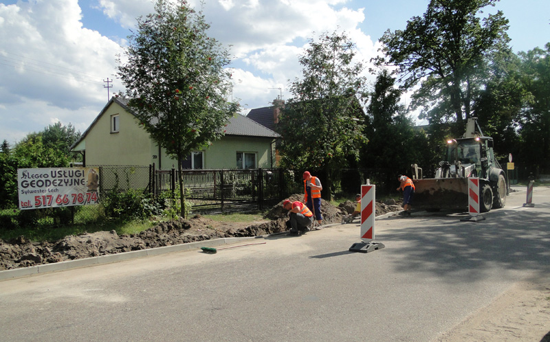 Remont chodnika w Kozłowie Biskupim - 23.07.2014