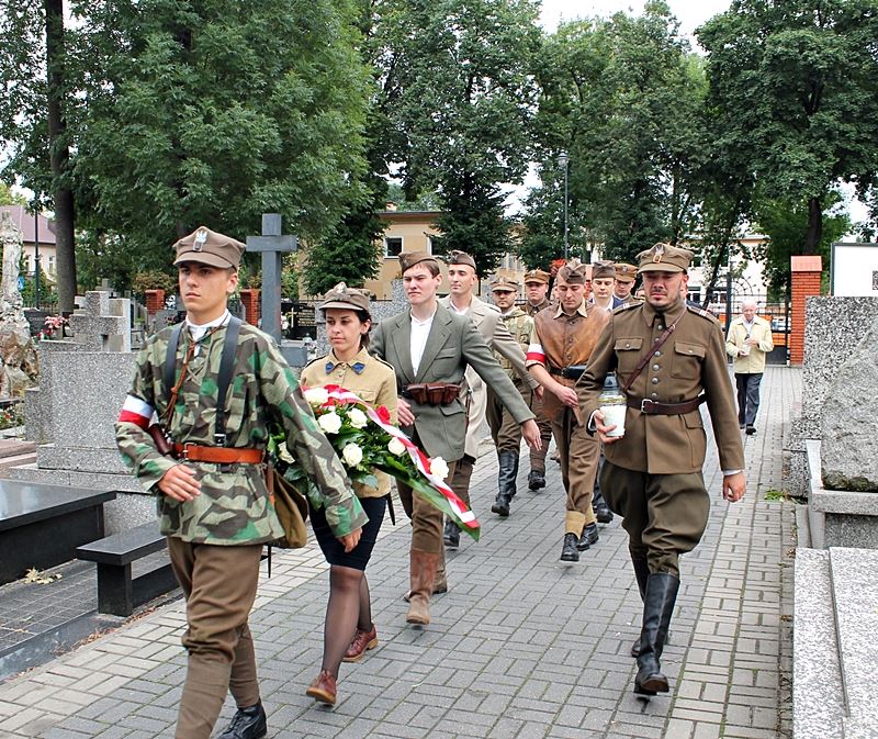 Cześć i chwała bohaterom!