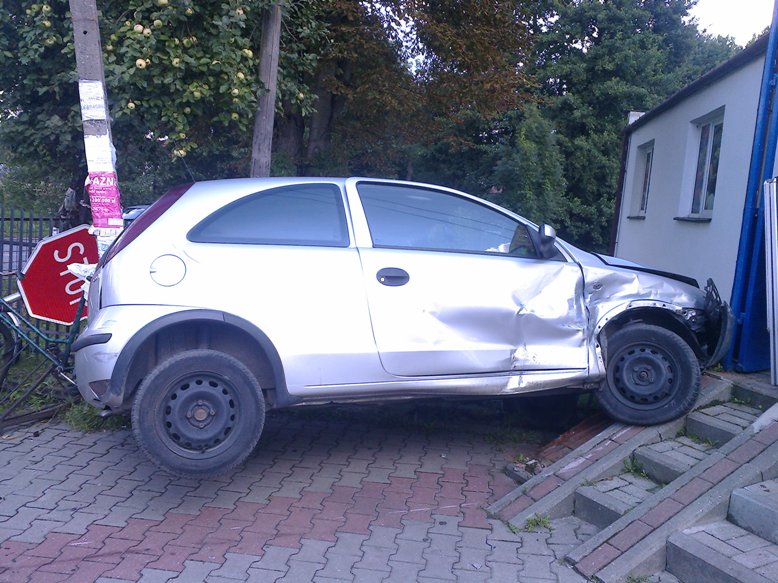 Zderzenie dwóch aut na Żukowie