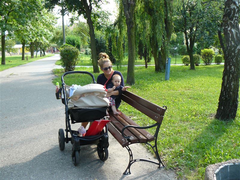 Pasaż przy ulicy Żeromskiego doczekał się ławek