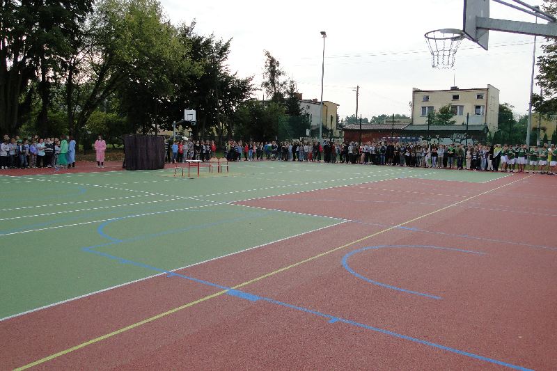 Relacja z otwarcia boisk w Chodakowie