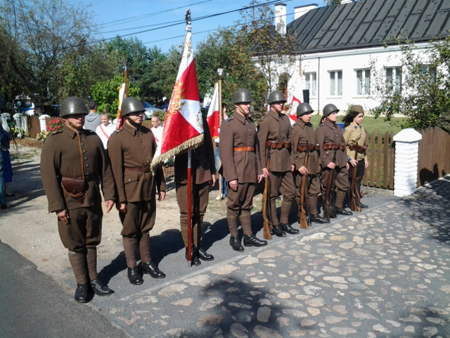 Uroczystości odsłonięcia pomnika ofiar faszystowskich w Łaziskach- fotorelacja