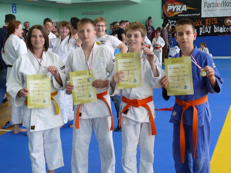 Czwórka zawodników sochaczewskiej 
