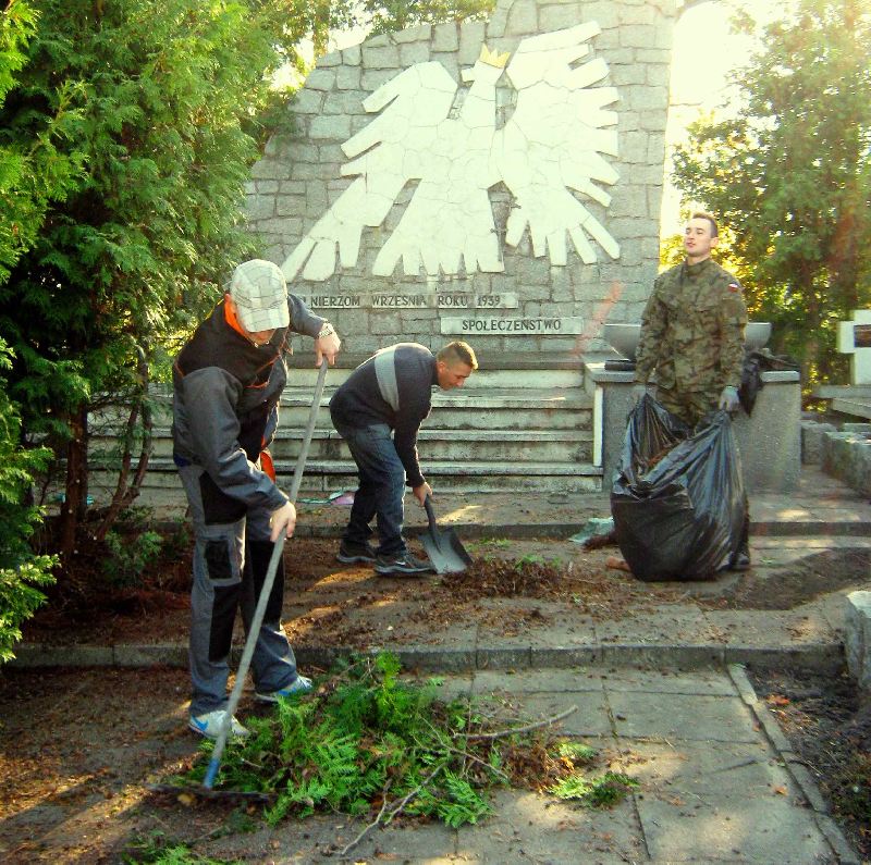 1 listopada - pamietajmy o żołnierskich grobach