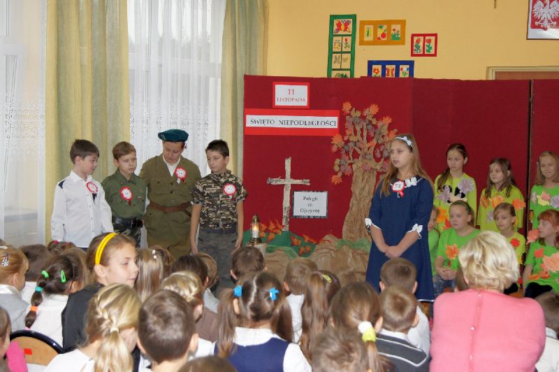 Obchody Święta Niepodległości w Szkole Podstawowej w Kamionie