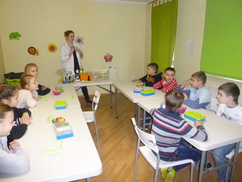 Mikołajki klasy IV z Juniorem Odkrywcą