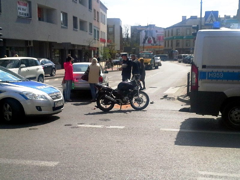Zderzenie audi z motocyklem na Warszawskiej