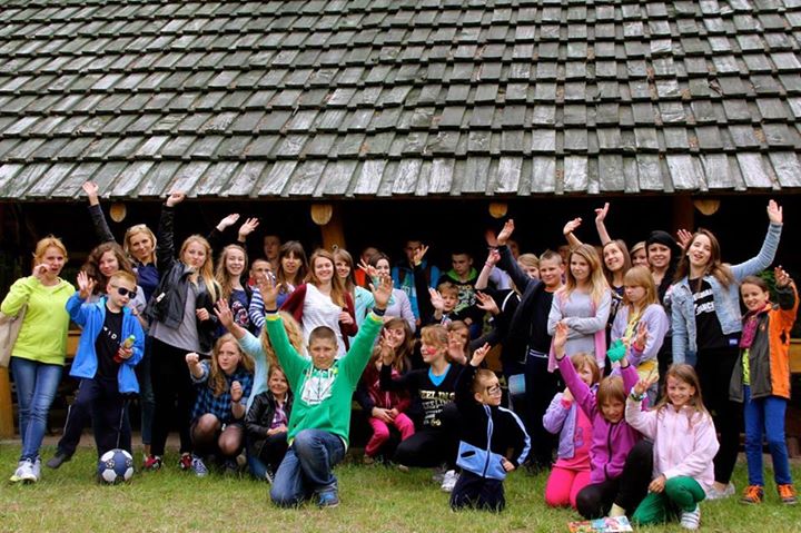 Iwaszkiewicz i Fundacja SKRZYDLACI razem dla Domu Dziecka w Giżycach