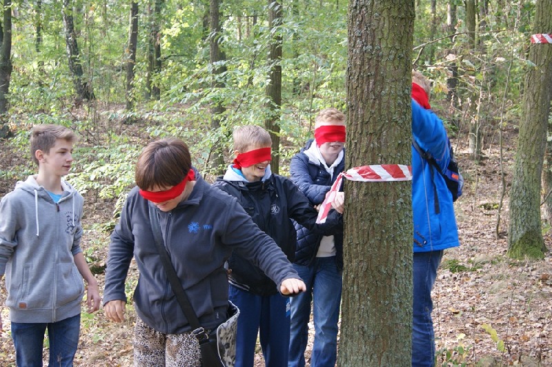 Wycieczka do lasu na survival