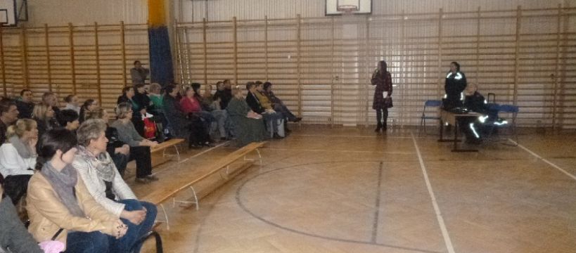 Dopalacze kradną życie - spotkanie policjantów z rodzicami