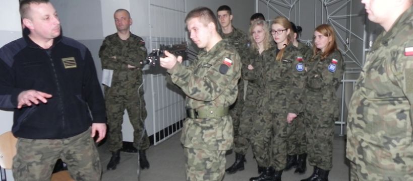 Grudniowy poligon mundurówki z Iwaszkiewicza