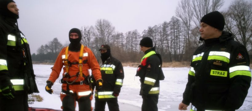 Na ratunek tonącym pod lodem