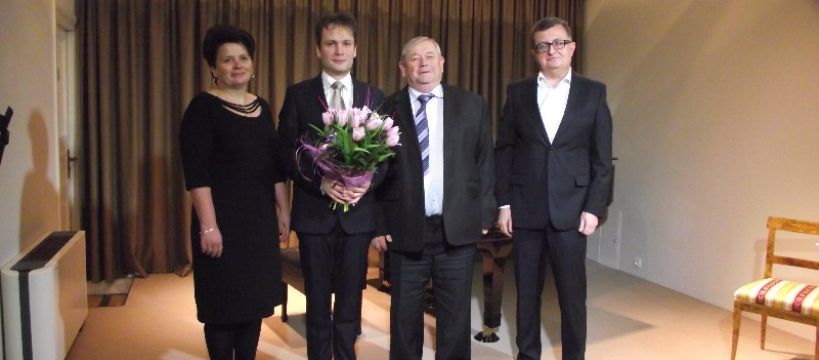Przedstawiciele samorządu Gminy Sochaczew na koncercie poprzedzającym cykl Chopinowski w Sannikach