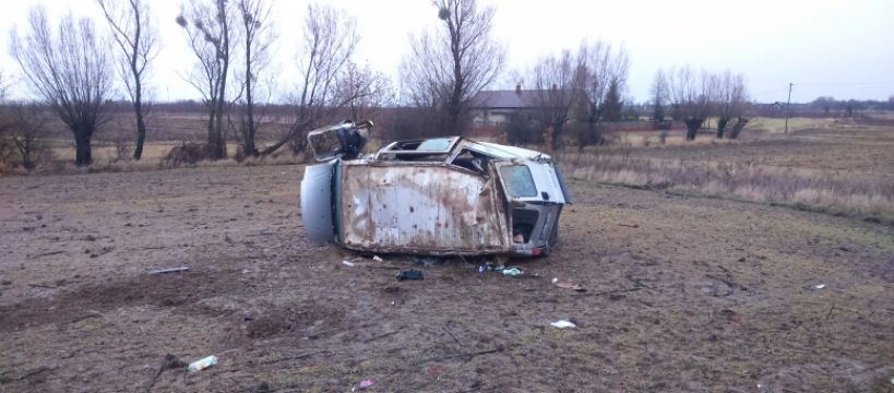 Dachował w Giżyczkach
